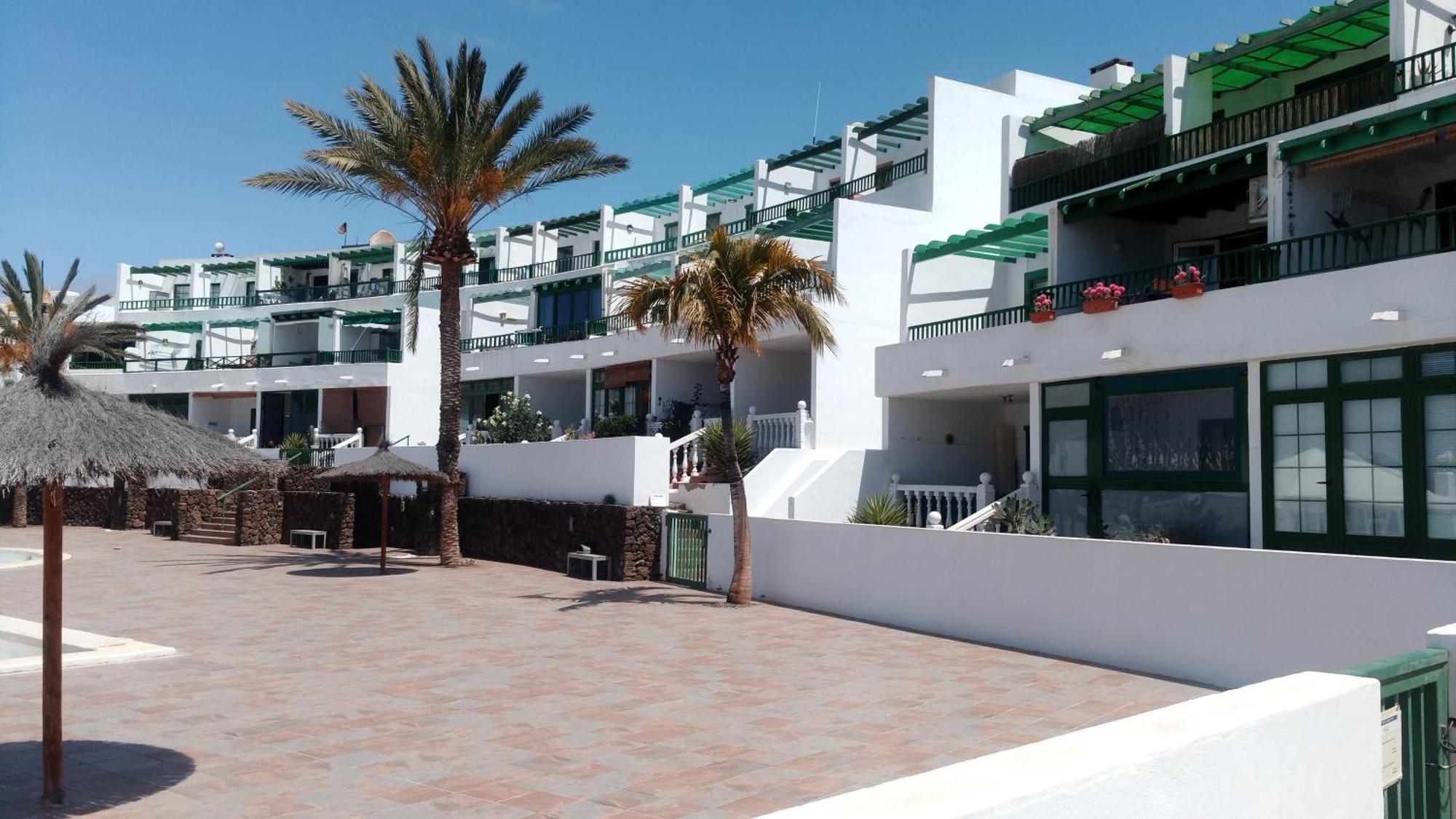 Tuscan Apartment Mit Meerblick Und Terrasse Costa Teguise Ngoại thất bức ảnh